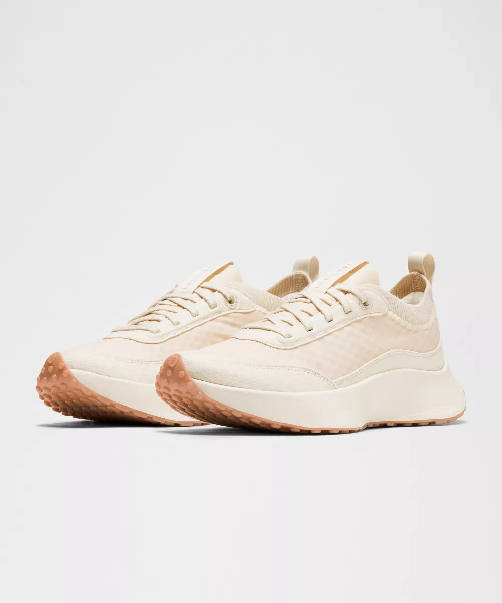 Easy Walk - White